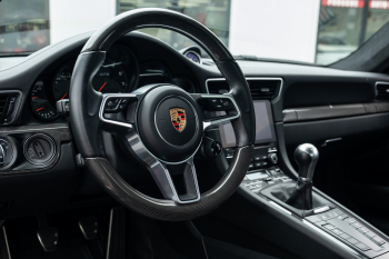 2019 Porsche 911 Carrera 4 GTS
