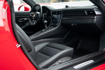 2019 Porsche 911 Carrera 4 GTS