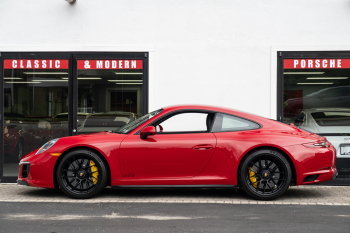 2019 Porsche 911 Carrera 4 GTS