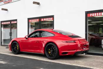 2019 Porsche 911 Carrera 4 GTS
