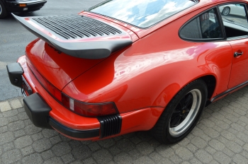 1988 Porsche Carrera  