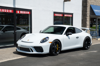 2018 Porsche 911 GT3 - 6-Speed