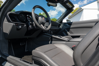 2020 Porsche 911 Carrera Cabriolet