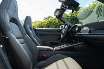 2020 Porsche 911 Carrera Cabriolet